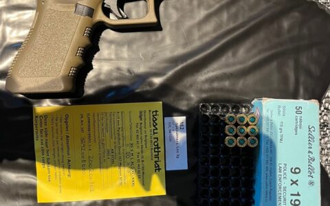 Firearm seized during raid, Hauptzollamt Frankfurt am Main